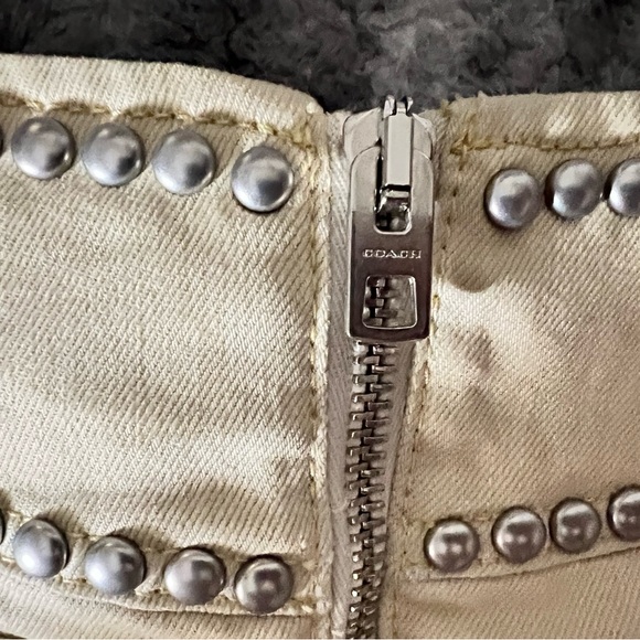 COACH super-chic Coachella Studded Off-white Denim Mini Skirt with pockets - Picture 6 of 9